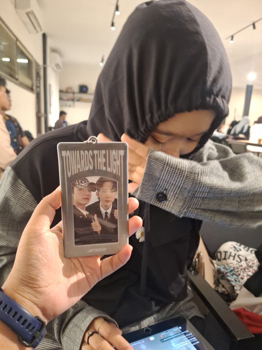 igidigii's tweet photo. Meetap ama anak ini 😋@Xmsanrayy https://t.co/s8mIIlDDZr