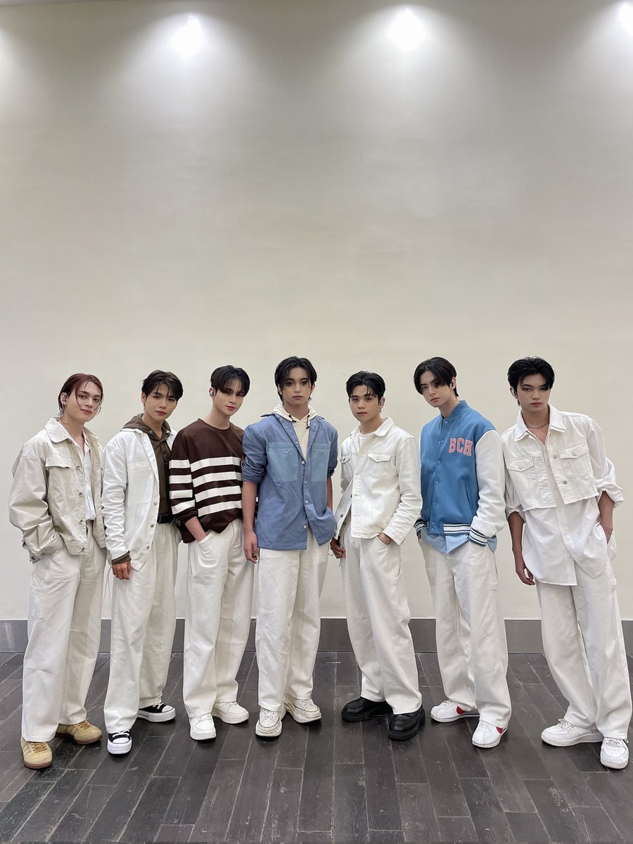 2025. 04. 27

@ Summer Blast 2025

#HORI7ON #호라이즌