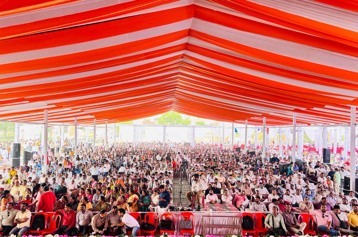 आज बदायूँ में केंद्रीय मन्त्री आदरणीय श्री बी० एल० वर्मा जी द्वारा सर्व समाज के लिए समर्पित 'लोधी छात्रावास' का उद्धघाटन मुख्य अतिथि <a href="/BJP4India/">BJP</a> के राष्ट्रीय महामंत्री आदरणीय श्री <a href="/sunilbansalbjp/">Sunil Bansal</a> जी भाईसाहब के कर कमलों द्वारा संपन्न हुआ। 

कार्यक्रम संयोजक एवं केंद्रीय मंत्री
