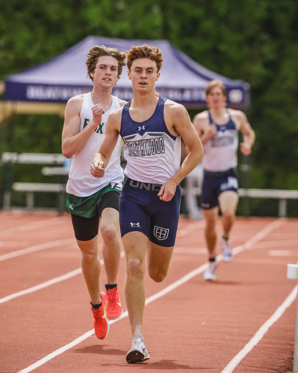 Congrats to Jack Willcox, who yesterday at the Distance Carnival in Matthews, NC, ran the 1600 with a time of 4:16:50—which is now the SCISA record!

#GoHall