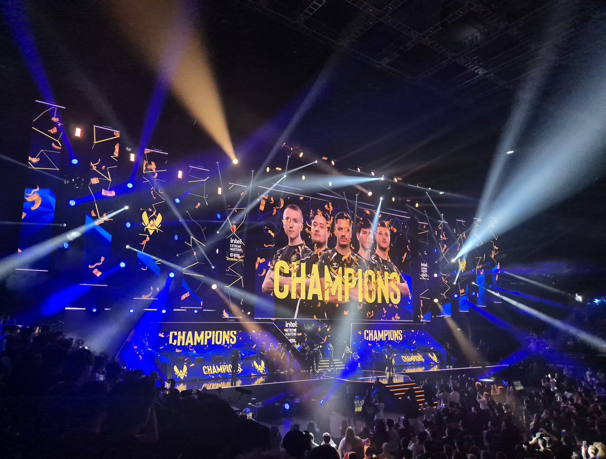 Counterstrike won tonight! GG Vitality &amp; Falcons. What a show.#IEM