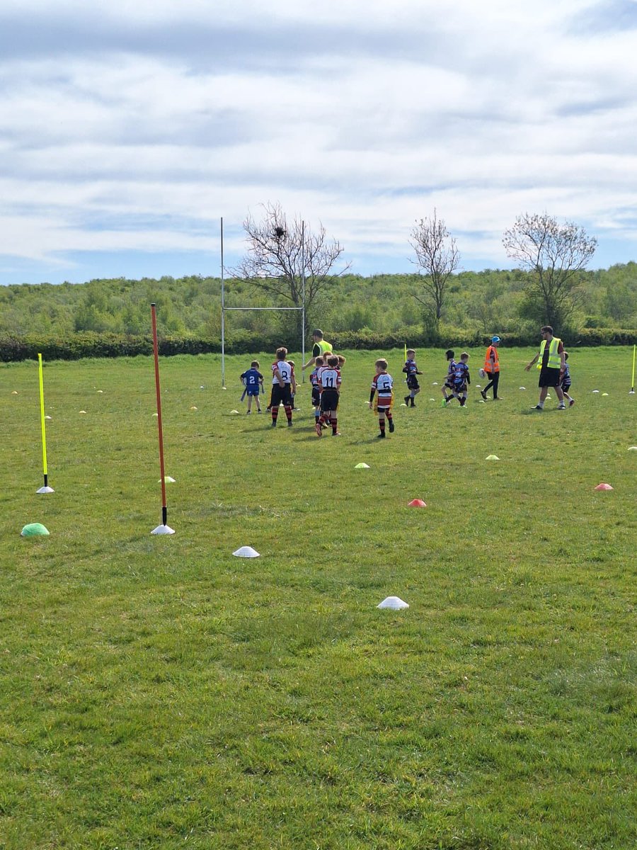 🐅 A first ever run out today for our under 7s playing away at Doncaster Toll Bar!

Great to see the next generation coming through the club. 

Drop us a message if your son or daughter is in year 2 wants to give rugby league a try - training is Tuesday 6-7pm. 🖤❤️

#UpTheTigers
