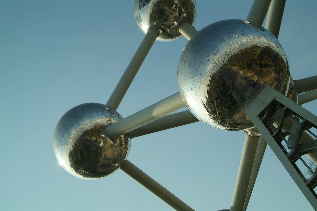 In his God &amp; Nature article, “Reflections of a Christian on Identity and Quantum Particles,” Theoretical chemist Ranjit Thuraisingham brings together quantum mechanics, the importance of both body and spirit, and dementia. godandnature.asa3.org/thuraisingham-…