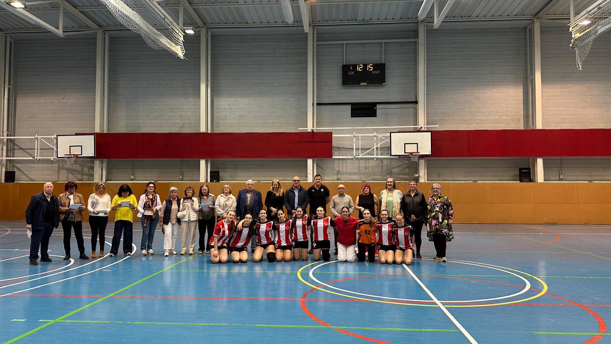 Eduard Comerma (@educomerma) on Twitter photo Aquest cap de setmana el <a href="/HandbolVic/">Club Handbol Vic</a> ha celebrat els 50è aniversari del primer equip femení que va tenir el club. Enhorabona! Aquest cap de setmana el <a href="/HandbolVic/">Club Handbol Vic</a> ha celebrat els 50è aniversari del primer equip femení que va tenir el club. Enhorabona!