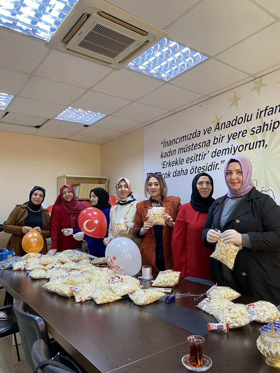 akkadinbasak's tweet photo. Millet iradesinin tecelligâhı olan Türkiye Büyük Millet Meclisimizin kuruluşunun 105’inci yıl dönümü ve #23NisanUlusalEgemenlikveÇocukBayramı kutlu olsun.23 Nisan Ulusal Egemenlik ve Çocuk Bayramını Başkanımız @eliffrsyy , yönetim kurulu üyelerimiz ile çocuklarımızla kutladık. https://t.co/GKZLeYUcA1