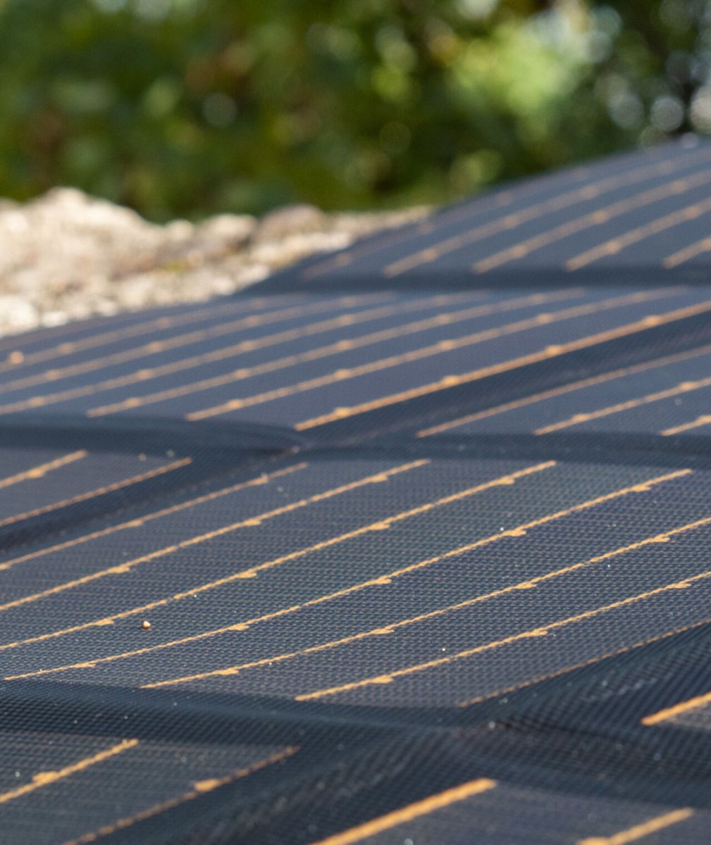 Satoshi Solar Model SL, close up