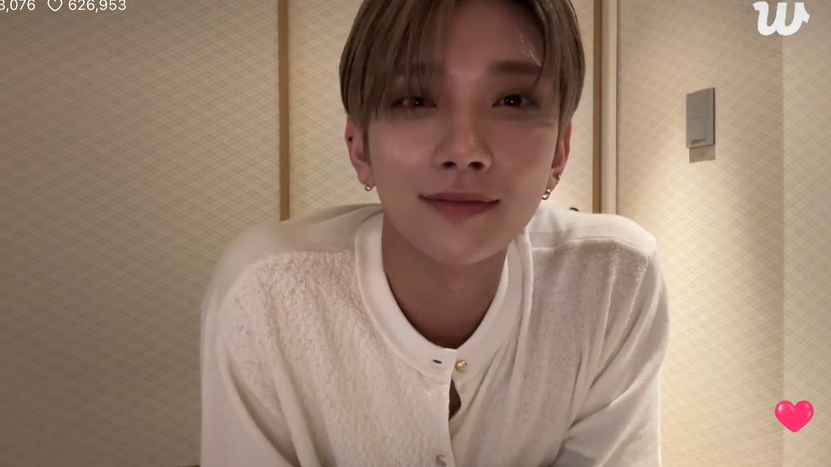 svtranslation's tweet photo. 250427 #joshua 🔴 weverse live translations

“hello” https://t.co/H7rMYER5oh