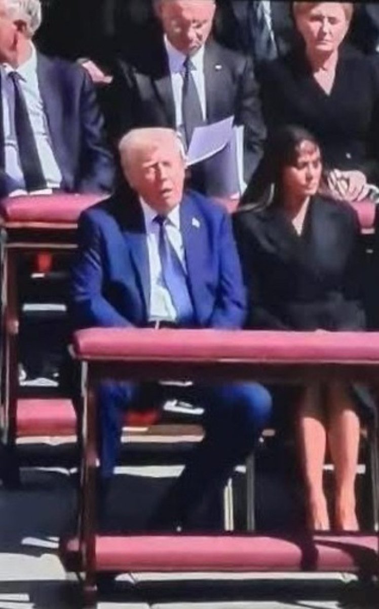 Markfry809's tweet photo. The same guy who called President Biden “sleepy Joe” 

What a fucking disgrace https://t.co/T3GmHHDi71