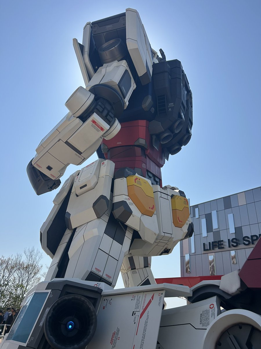 jishikaw8's tweet image. 家族セルヴィス！万博、USJのてんこ盛り遠征終了。遅ればせながらの初USJ。お腹いっぱい。ミャクミャクはやはりキモい。#万博