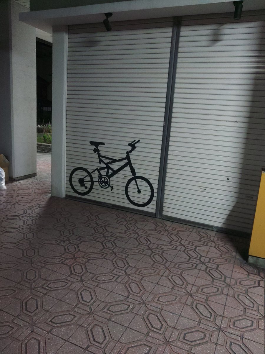 A_spock's tweet image. え、河内永和駅高架下のシャッター、これ、kuwahara gaapだよね。
ナニ屋さんなんだろう。
今まで気付かなかった。
#kuwahara
#gaap