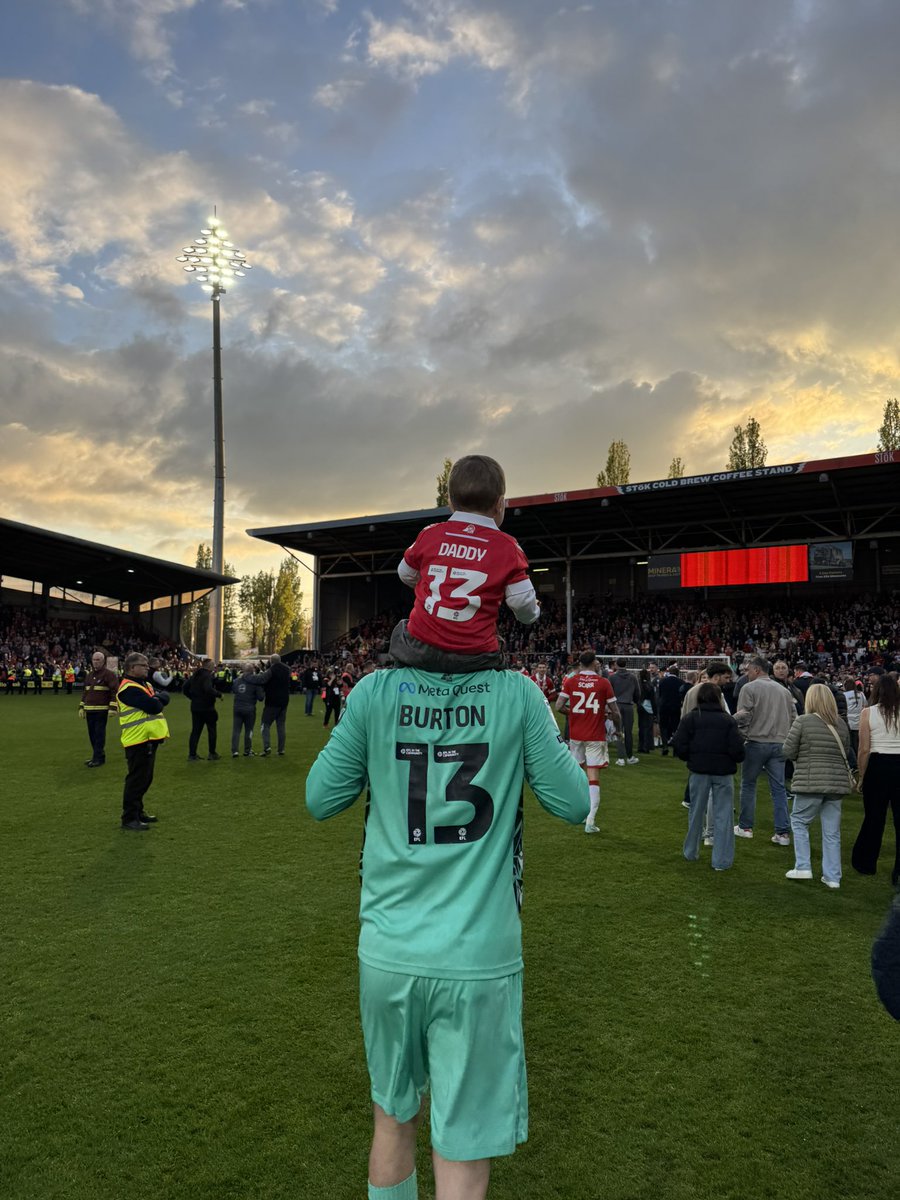 Day Burton tweet media