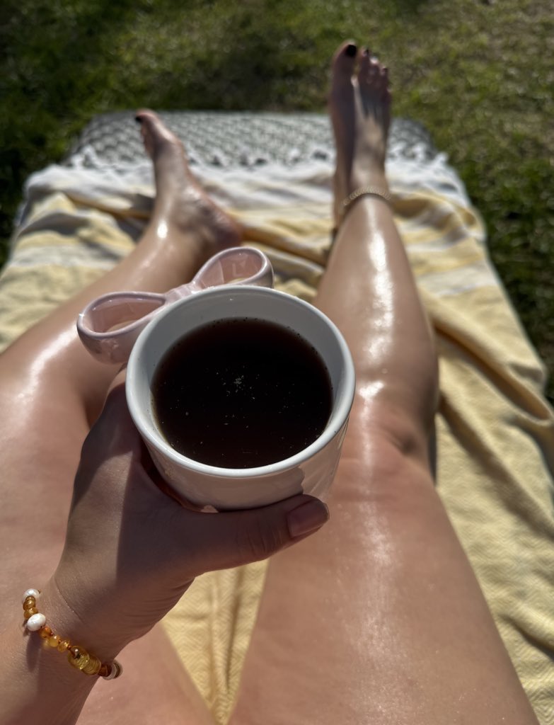 Tea &amp; sunshine 🍃🌞 https://t.co/MqD7c41qro