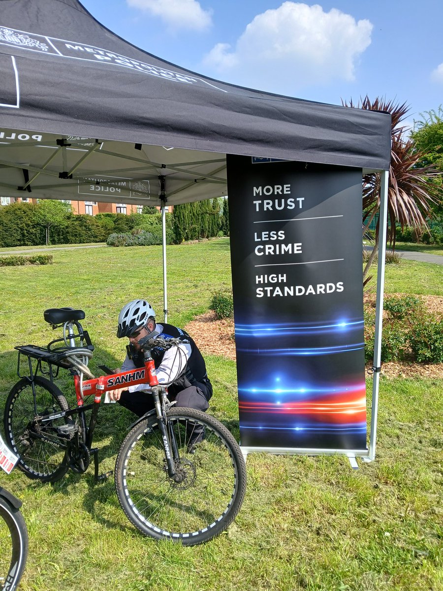 Ealing Common Police (@mpsealingcommon) on Twitter photo This morning, we ran a Bike Marking event at Maytrees Gardens, South Ealing Road, W5 #ealingcommon. We successfully registered a number of residents' cycles with <a href="/bikeregister/">BikeRegister</a> . Thank you to all who came along. #mylocalmet #neighbourhoodpolicing #bikemarking This morning, we ran a Bike Marking event at Maytrees Gardens, South Ealing Road, W5 #ealingcommon. We successfully registered a number of residents' cycles with <a href="/bikeregister/">BikeRegister</a> . Thank you to all who came along. #mylocalmet #neighbourhoodpolicing #bikemarking