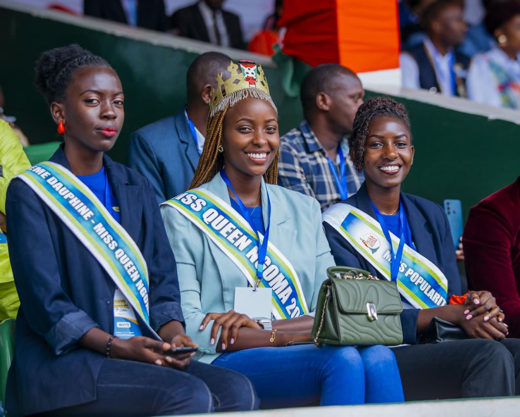 GwsTrend's tweet photo. Depuis son lancement, cette initiative a transformé des rêves en réalités, en rendant les jeunes autonomes et maîtres de leur destin.Hier encore, l’énergie, l’espoir et la détermination vibraient dans l’air,et la jeunesse était là pour honorer cette dynamique de changement. https://t.co/SHQTBirygT