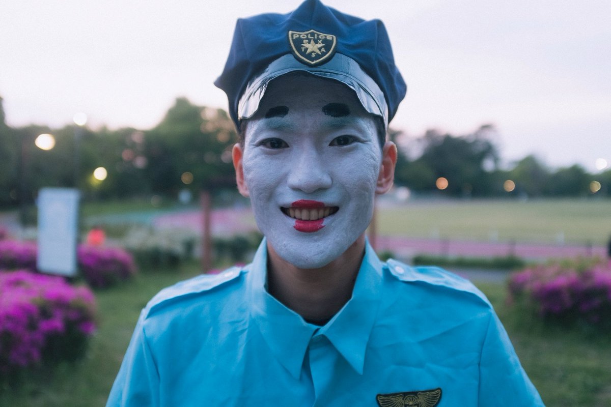 tomt1225's tweet photo. 平安ポリスでおじゃるよ〜🚓🚓🚓YouTube撮影してきたでおじゃるよ〜🚓🚓🚓🚓🚓🚓🚓🚓🚓
FUNKY MONKY BABYSのジャケでおじゃるな

「クイズポリオネア」
不正解重ねるほどに罰ゲーム

マジで無理な罰ゲームを食らって死にたいでおじゃる。死んでないだけマシ。

よろしくお願いいたしますでおじゃる〜 https://t.co/LjJniHyVZl