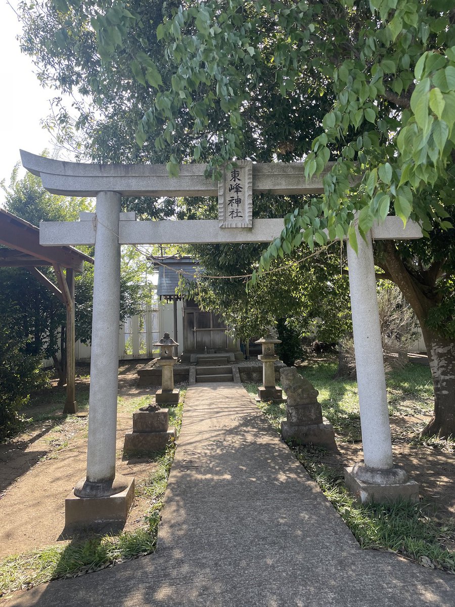 trys0824's tweet photo. 成田空港エリア奥地の東峰神社
飛行機離��陸の名所なのですが、強風のため近くの滑走路が使われなかったようで飛行機は上空を飛びませんでした https://t.co/QPLQTPfcGf