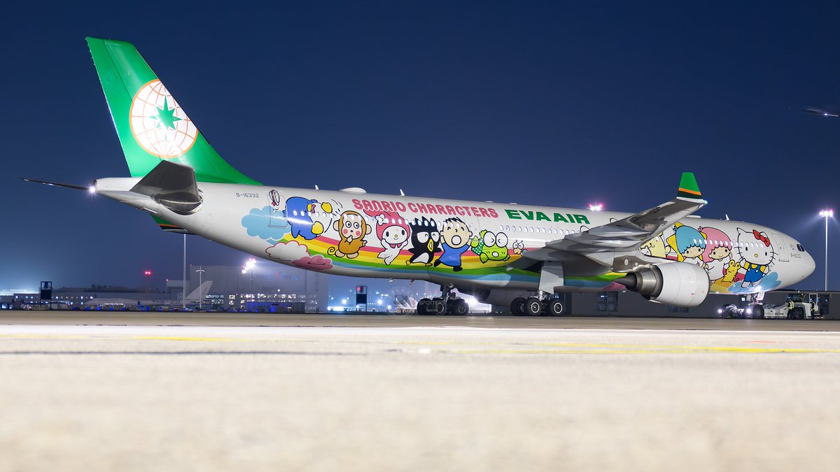所以真的得等飞机推出去之后才更好拍）
B-16332 EVA Air A330-300 BR715 PEK-TPE