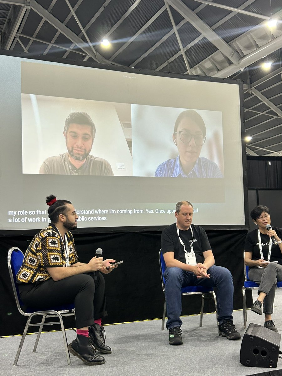 Lucie-Aimée Kaffee (@frimelle) on Twitter photo Wrapping up the day at the GenAI watermarking workshop at #ICLR2025 with a panel on policy & watermarking with Lee Wan-Sie (Singapore AISI) <a href="/zohaibahmed/">Zohaib Ahmed</a> (Resemble AI) <a href="/JCollomosse/">John Collomosse</a> (Adobe) <a href="/AdinaYakup/">Adina Yakup</a> (<a href="/huggingface/">Hugging Face</a>) moderated by Hady Elsahar (Meta) Wrapping up the day at the GenAI watermarking workshop at #ICLR2025 with a panel on policy & watermarking with Lee Wan-Sie (Singapore AISI) <a href="/zohaibahmed/">Zohaib Ahmed</a> (Resemble AI) <a href="/JCollomosse/">John Collomosse</a> (Adobe) <a href="/AdinaYakup/">Adina Yakup</a> (<a href="/huggingface/">Hugging Face</a>) moderated by Hady Elsahar (Meta)