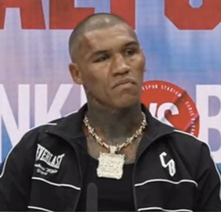 a_punters_view's tweet image. If losing the fight wasn’t bad enough for the lad, we then find out he’s been on Jim’ll Fix It. 🥺
#BennEubank 
#bennvseubank 
@SkySports