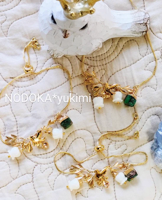 こんばんはー(^∇^*)ノ゜・:*.*ブレスレットが増えました⸜(' ˘ `∗)⸝手首に沿うようにカーブつけてありますこちらは、来月から6月の間にminneにてゆき海  から⇒ゆき海*  になります\_( ゜ロ゜)ここ重要! #天然石アクセサリー #チェコビーズアクセサリー 