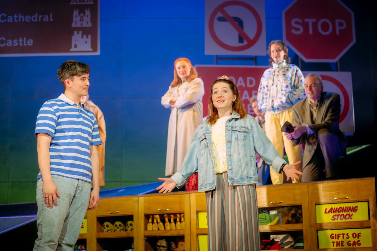 WESTENDBF's tweet photo. 🎭 FIRST LOOK 🎭

Production images have been released for @NativesMusical, which kicks off its long-awaited Scottish tour this weekend.

📷 Mihaela Bodlovic https://t.co/ZOsqIw51bA