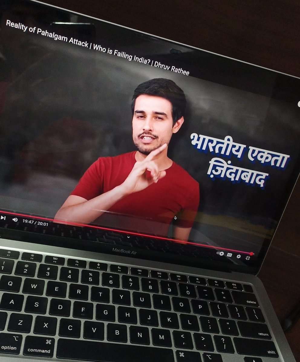 Noordanishraza's tweet image. अगर आप सब भी भारतीय एकता में विश्वास रखते हो, तो मेरे साथ लिखते जाओ —

#भारतीय_एकता_ज़िन्दाबाद

आइए, मिलकर देश की एकता, भाईचारे और सम्मान को और मज़बूत करें।
हम अलग-अलग धर्म, भाषा और संस्कृति से हैं, मगर सबसे पहले हम भारतीय हैं।

भारतीय एकता अमर रहे!

#भारतीयएकता #IndianUnity…