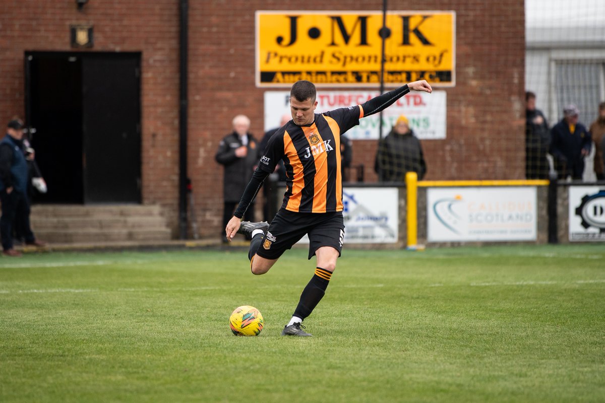 ✍️ The club can announce that Captain Neill McPherson has signed a contract extension which will see him into his Testimonial Year!  

Great news Neilly 🙌

 #eppp