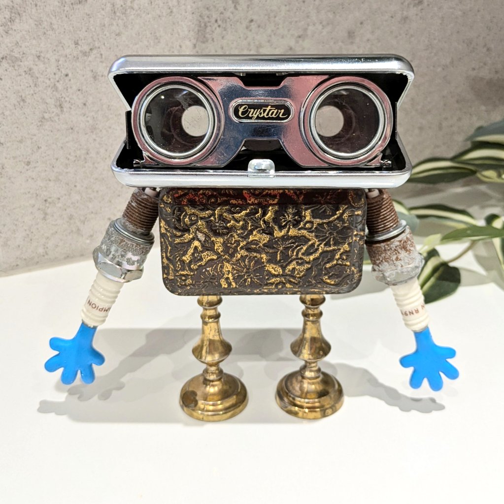 junk_bots's tweet image. What a huge range of Junkbots I make. 4 or 2 legs. Take a look over at junkbotsrobots.etsy.com 
#SundayMorning #ukgiftam