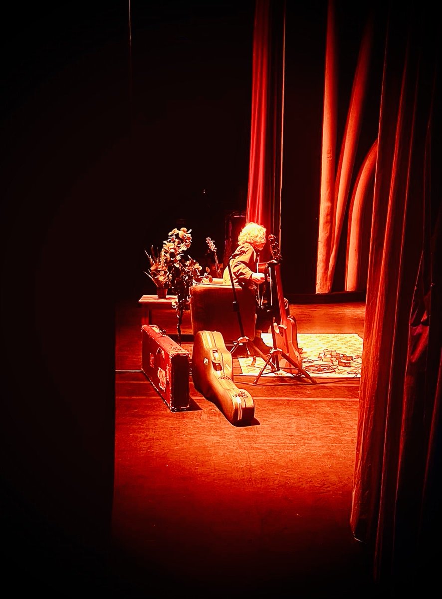 Only colour coming through is RED
Jp