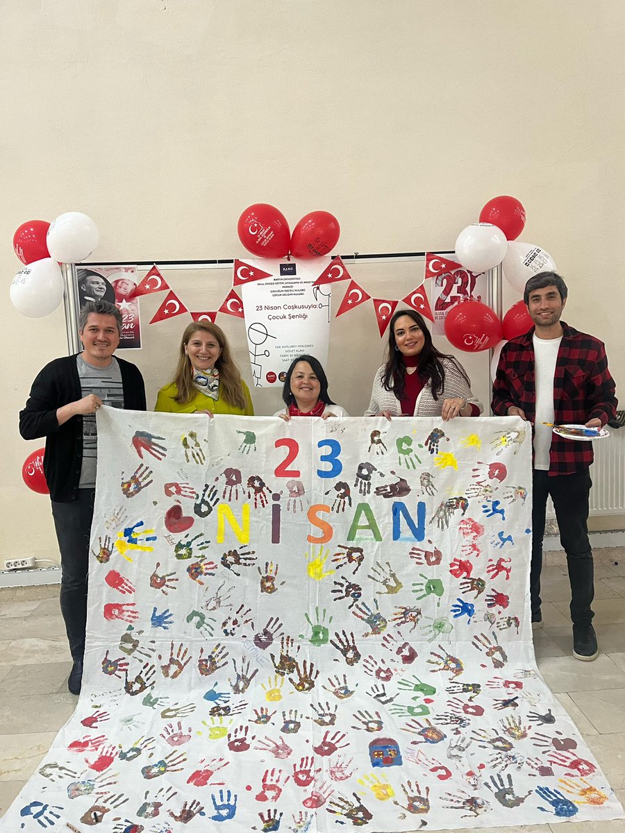 Geleceğimizin teminatı çocuklarımız için rengârenk bir gün yaşandı !

Yüksekokulumuz Çocuk Gelişimi Programı Çocuk Gelişimi Kulübü, Okul Öncesi Eğitim Uygulama ve Araştırma Merkezi ve Çocuğun 100 Dili Kulübü iş birliğiyle, Kutlubey Kampüsü’nde 24 Nisan Perşembe günü birçok