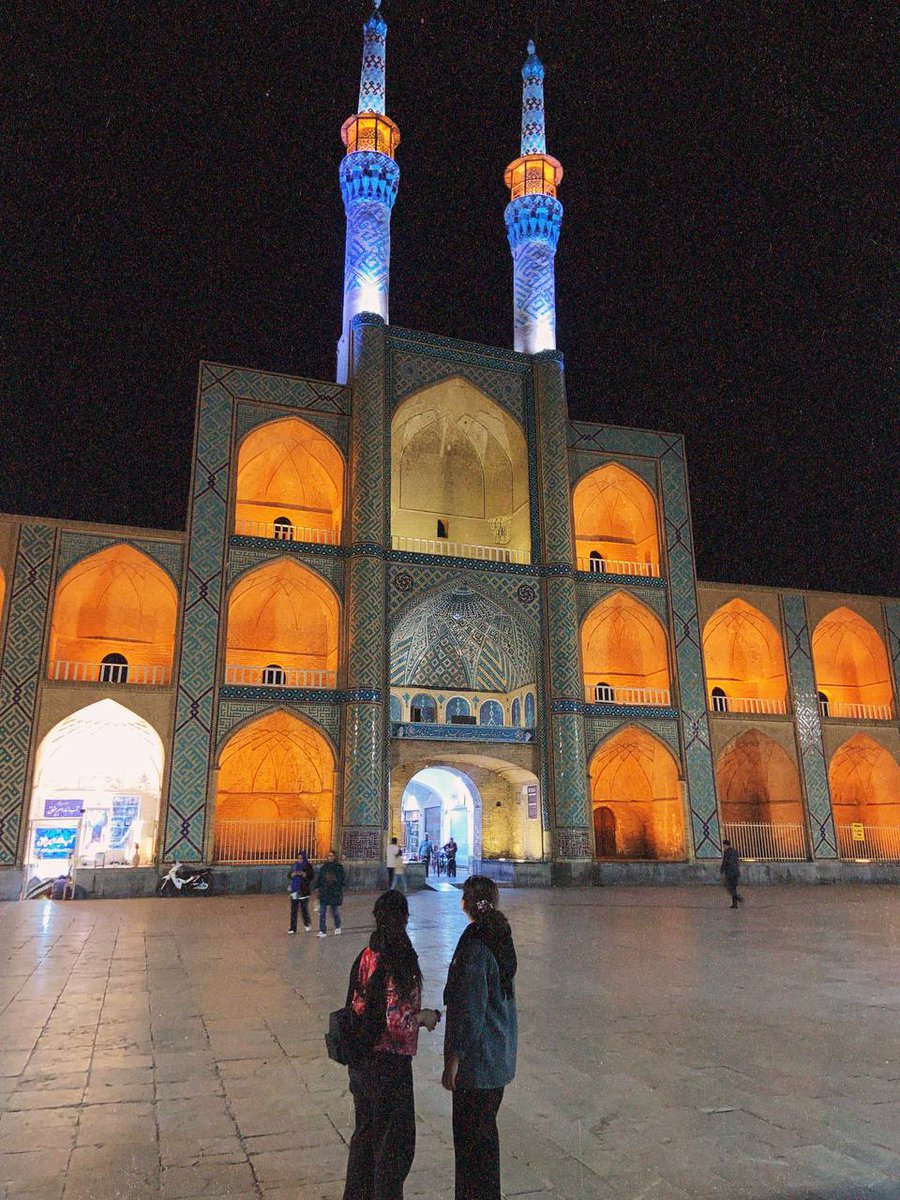 spiideehh's tweet photo. مامانم:نیم ساعت دیگه خونه باش
منو دوستم تو یه شهر دیگه😂🤝🏻 https://t.co/UAEDQrN1qy