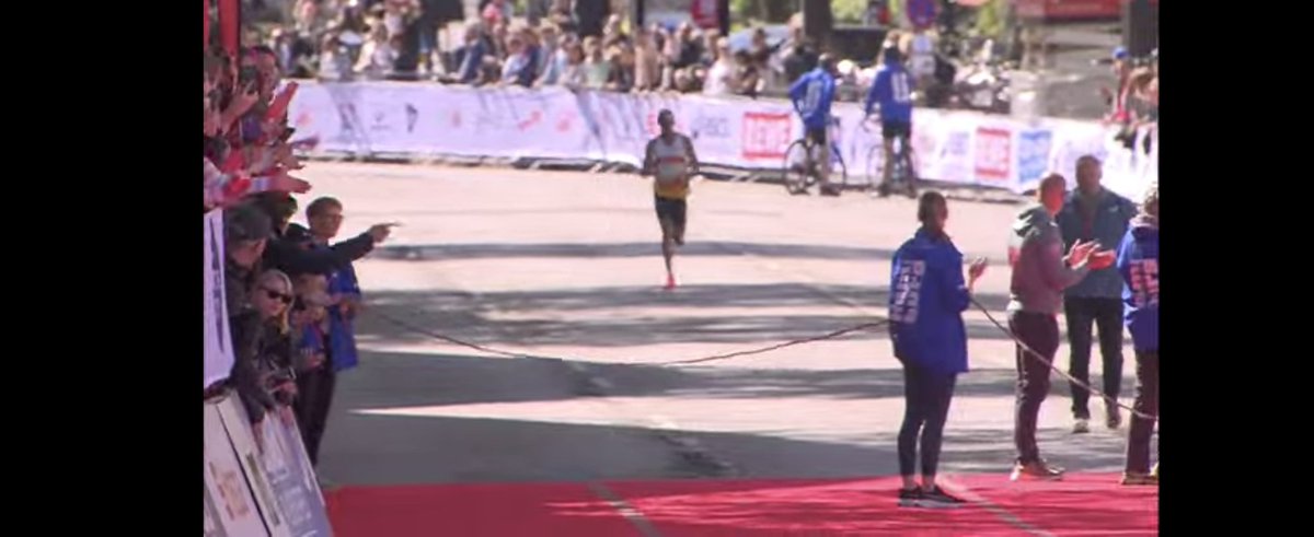 cianoldknow's tweet photo. @ElroyGelant 2:05:36 at Hamburg Marathon today for the SA Record🔥🔥🔥 https://t.co/vthWEdj2lm