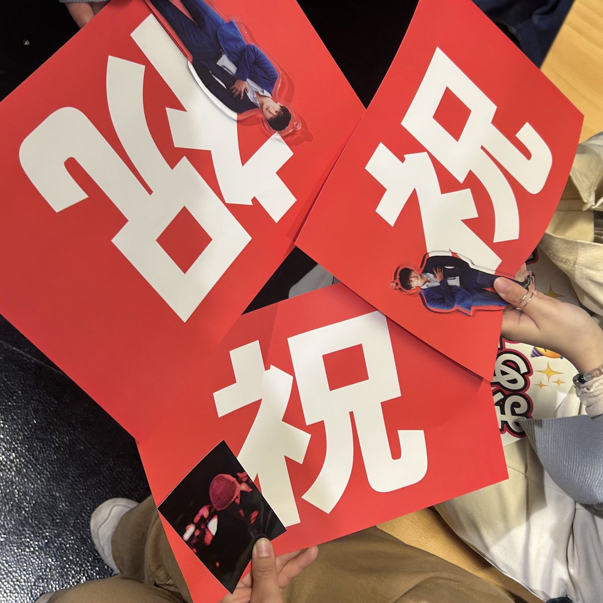 tkucrym8888's tweet photo. いにしへのヲタクの皆様にお会いできて幸せ
また来年もりょうまのためにヲタク達は集いますよ。
心から誕生日おめでとう！！りょうまに幸あれ！！ https://t.co/lrnatrMOPP
