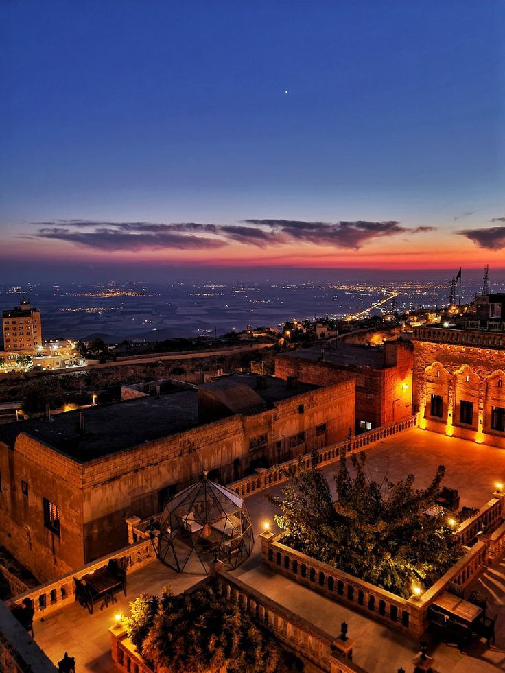 "Seni düşlemek Mardin'de bir gece gibi"