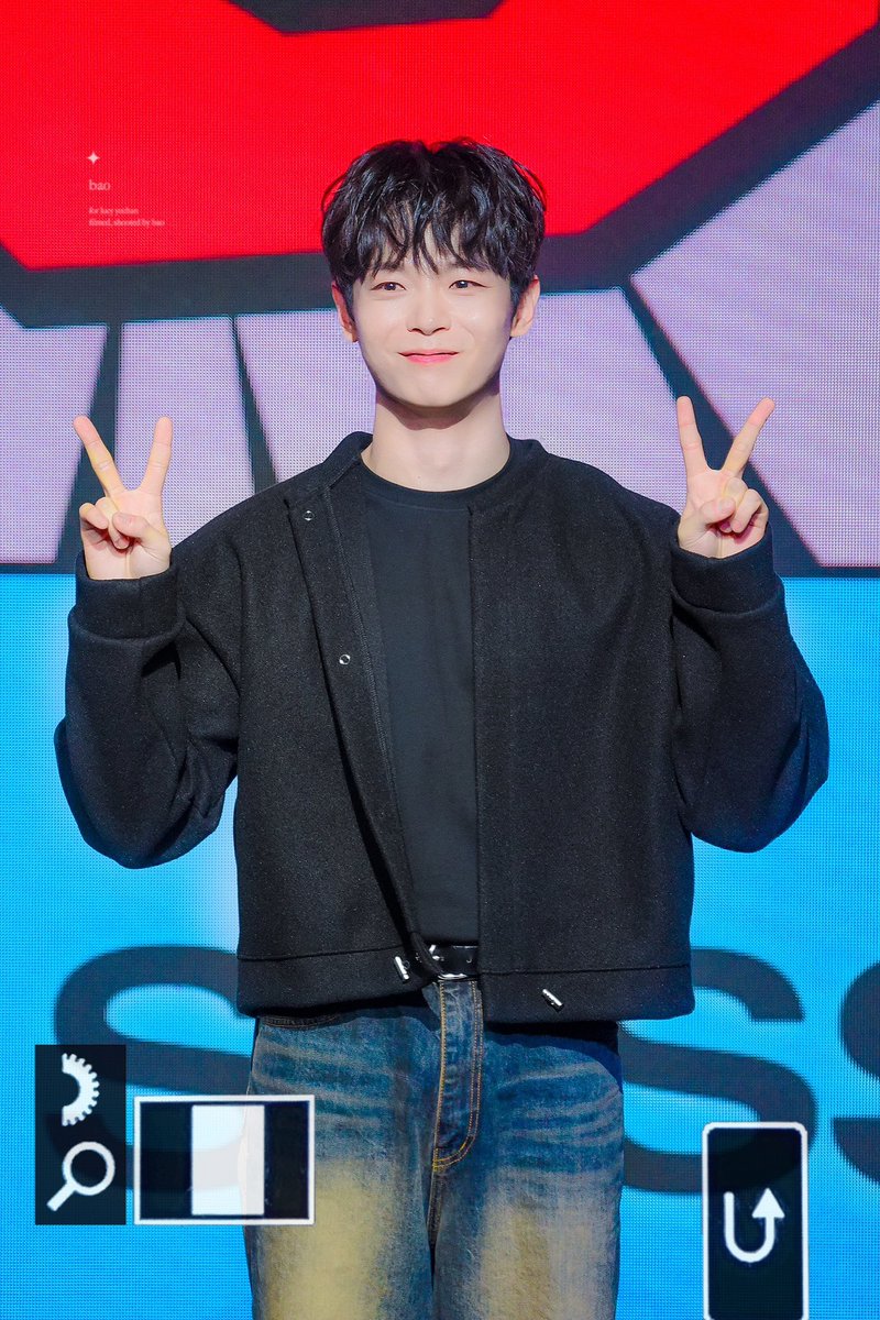 bandsareone's tweet photo. 250427 #루시 #신예찬
말랑따끈우땨땨부힛강아지 https://t.co/bTY3dVVc1w