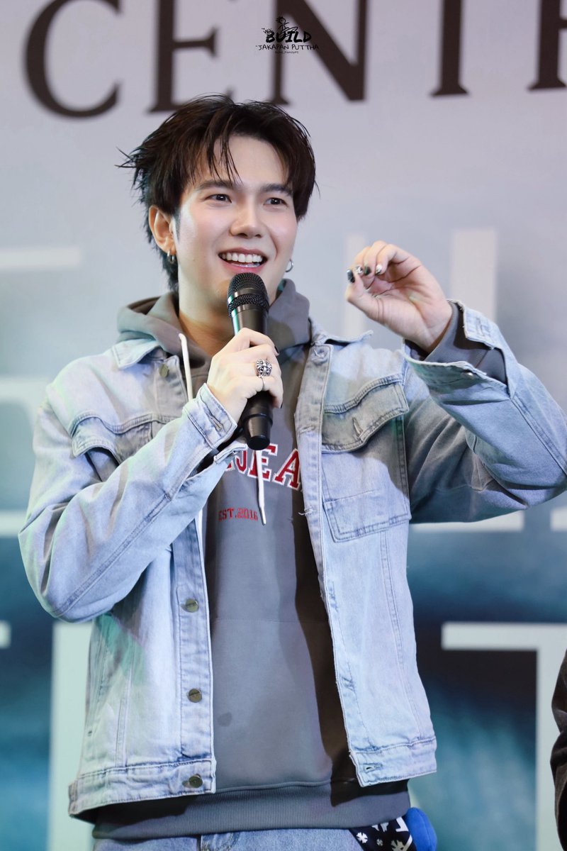 ไม่ต้องมีหรอกลักยิ้ม แค่น้องยิ้มพี่ก็รักแล้ว ฮิ้วว

~จัดไป!! พี่ชายนายเจว

BUILD STYLES NIYOM JEANS

#CDSNiyomJeansXBuild