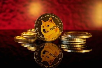 guy_king12's tweet photo. The dream of Dogecoin hitting $1 is still alive among its loyal supporters, despite trading below $0.20. The meme coin has gained 2.1% in the past 24 hours and 17% over the week, with analysts pointing to bullish technical signals that could hint at a larger rally ahead. https://t.co/Sfw1Ia9DEd