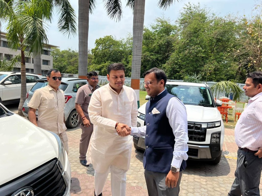 thisissanjubjp's tweet photo. आज लखनऊ में सेठ एम. आर. जयपुरिया स्कूल द्वारा आयोजित 'Crescendo 2025' के समापन समारोह में सम्मिलित हुआ।

यहां के होनहार और ऊर्जावान विद्यार्थियों ने आपकी प्रतिभा व परिश्रम से समारोह को अविस्मरणीय बना दिया।

शिक्षा और संस्कृत��� के इस सुंदर समागम हेतु संस्थान परिवार को हार्दिक बधाई एवं मंगलकामनाएं!