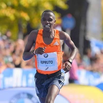 Amos Kipruto clocks 2:03:46 to lead a 123 Kenyan sweep at the Hamburg Marathon. 
Philemon Kiplimo (2:04:01) finishes second as Erick Sang (2:04:30) complete Podium.

#TeamKenya

Barcelona Blessed Sunday Rome Mbappe Matiang'i President Ruto