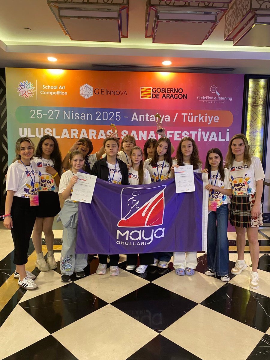 Küçük yaşlardan itibaren sanatın farklı alanlarında derinlemesine çalışmalar yürüten Mayalılar Uluslararası Sanat Festivaline katıldılar. Tüm yaş kategorilerinde ve görsel sanatların farklı teknik alanlarında Türkiye birinciliğini elde ederek İspanya’da ülkemizi temsil edecekler.