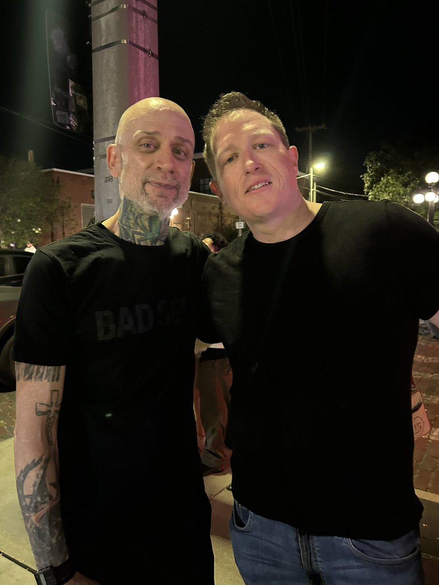 veteranesquire's tweet image. Had a blast seeing my favorite band for the millionth time. Got to share a power story about my brother’s funeral, and explain to them how their music has helped this combat vet overcome everything and thrive. #ColdArmy