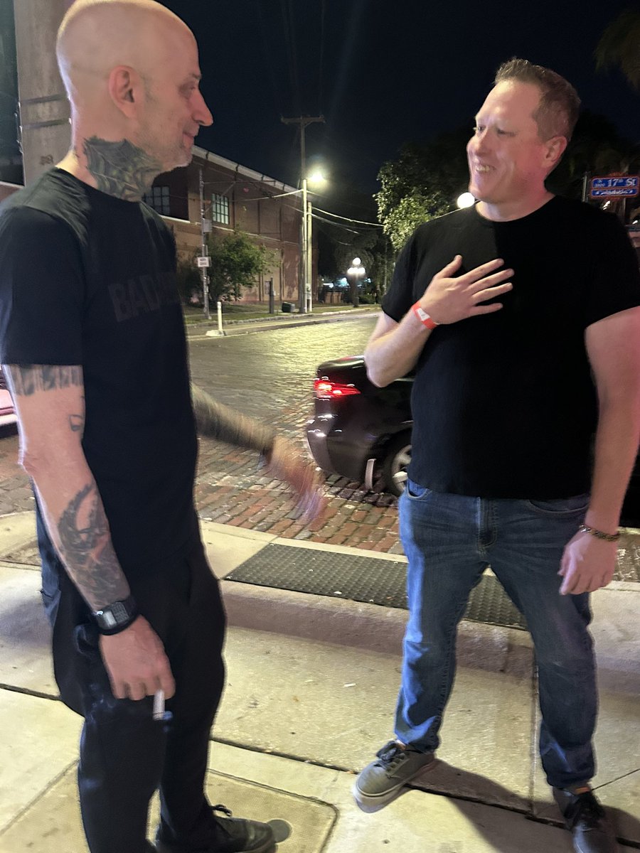 veteranesquire's tweet image. Had a blast seeing my favorite band for the millionth time. Got to share a power story about my brother’s funeral, and explain to them how their music has helped this combat vet overcome everything and thrive. #ColdArmy