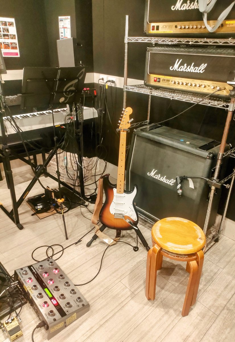 GW入りましたね(^o^)

昨日の夜と今日のお昼
２日続けてスタジオでした。
新規10曲以上覚えないといけなかったのでヘトヘトでした💦

t.c electronicエフェクターの音が良すぎてビビった🙀　

今日から全Offなのでゆっくり出来そう(^o^)！