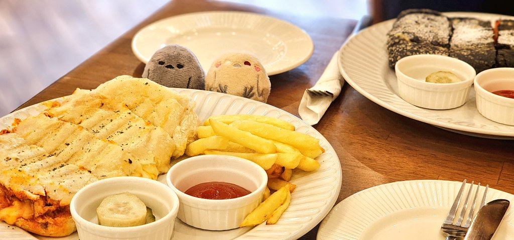 오늘 파니니 먹었지롱