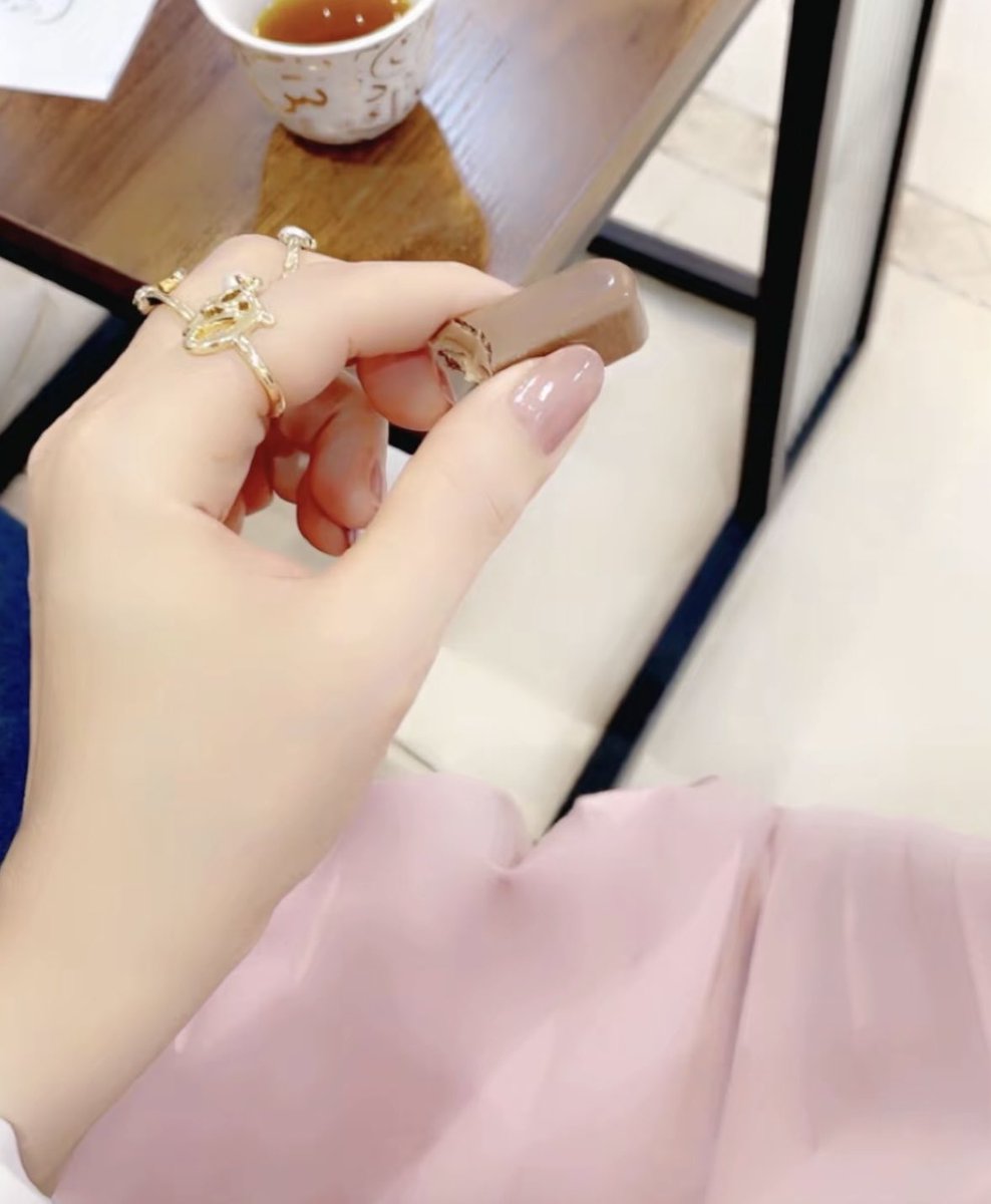 .
🍃🎀👑🎀🍃

[ بالعقل .. راكده ]
              [ وبالحسن .. متميزه ]

#مساء_الــود_والـــورد 

🍃🎀👑🎀🍃