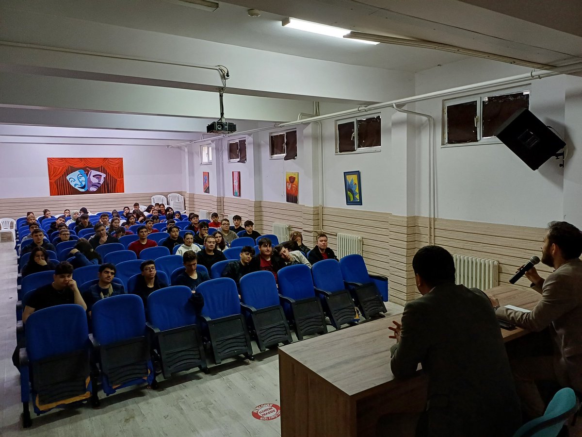 corlumsal's tweet photo. Tekirdağ İl Milli Eğitim Müdürlüğü'nün "Vakti Kuşanmak" projesi kapsamında Çorlu Müftülüğü'nde görevli Muhammet Cihat Akdeniz hocamız tarafından okulumuzda namaz konulu seminer düzenlendi. @tcmeb @tekirdagmem @CorluMem @hete61 https://t.co/EDkrQBbPW2