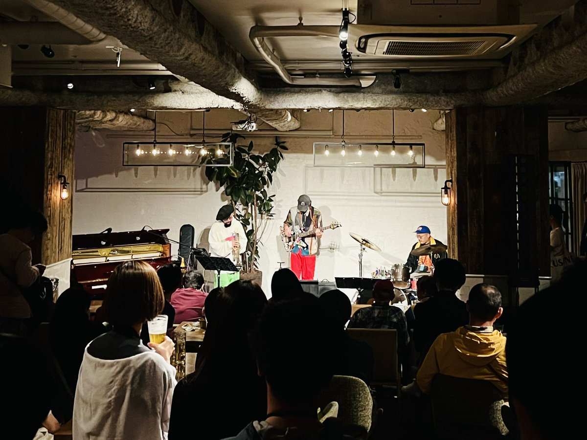 【DAY3】JAZZ AUDITORIA 2025 in WATERRAS 
フェスティバルを締めくくる恒例のジャム・セッションがスタート！

JAZZ AUDITORIA 2025 アフター・アワーズ・セッション
ホスト：タブゾンビ、松下マサナオ、シンサカイノ

#jazzauditoria #jazzday <a href="/IntlJazzDay/">InternationalJazzDay</a> <a href="/waterras_mall/">ワテラス</a> <a href="/dining1045/">104.5</a>