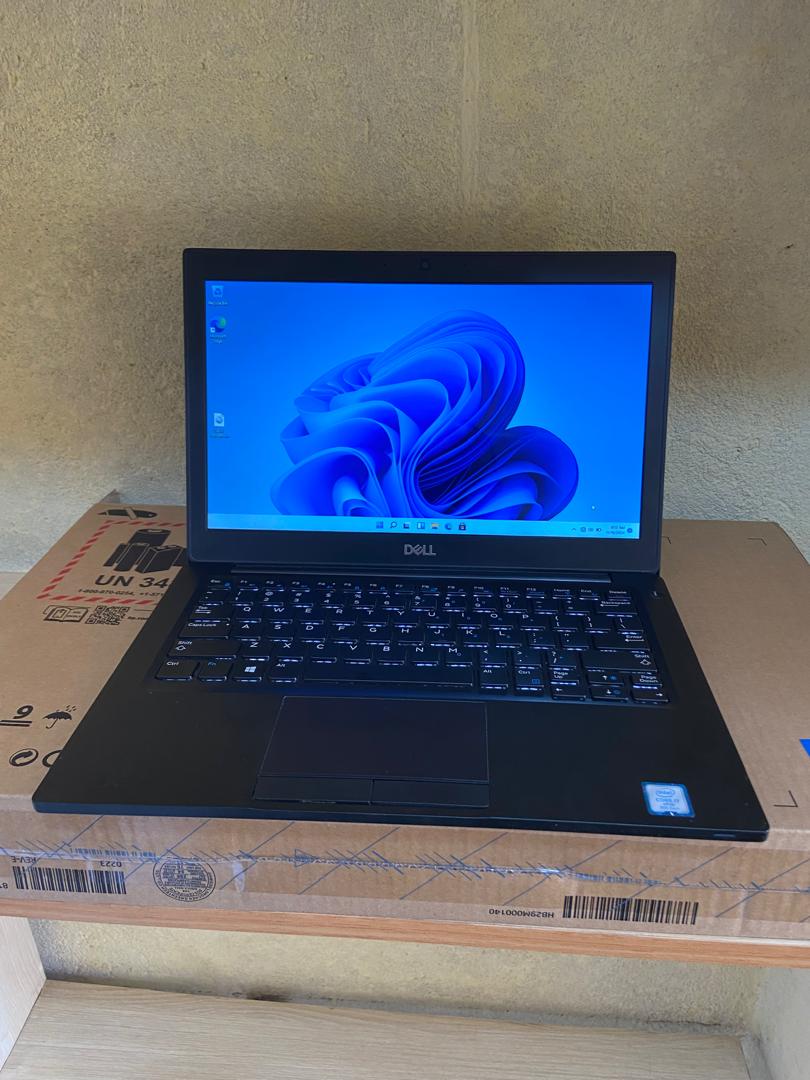 SimpleTechmw's tweet image. Dell i7 7th generation, 512ssd gb , 8gb ram , backlight keyboard, 12.5inch ,mint condition 6hrs battery, k850,000