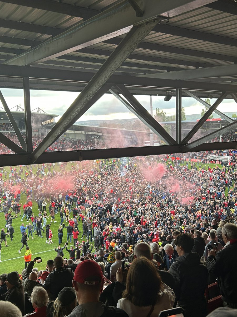 lucyduk's tweet photo. Rob, Ryan, Humphrey, Parky &amp; the lads will deservedly get headlines- it’s unbelievable what they’ve achieved 🏆But there are so many people, volunteers &amp; fans over the years, who kept the club going through dark times. I hope they savour every moment 🙌 #WxmAFC #BackToBackToBack https://t.co/d64HTNoBlu
