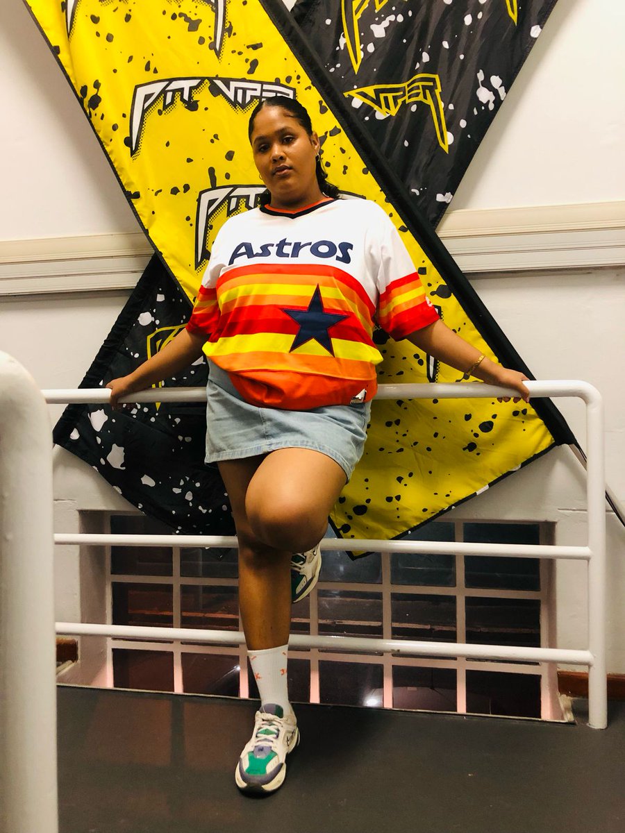 I'm bacc out$ide 😝